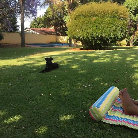 Khuvena Guesthouse Randburg Esterno foto