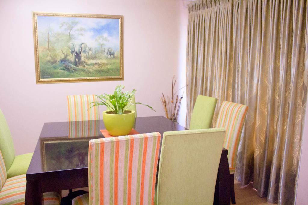 Khuvena Guesthouse Randburg Esterno foto