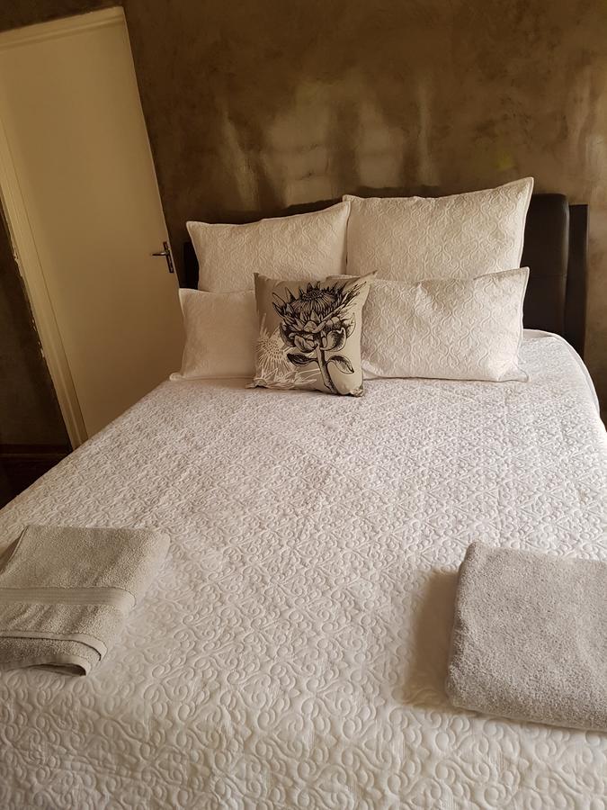 Khuvena Guesthouse Randburg Esterno foto