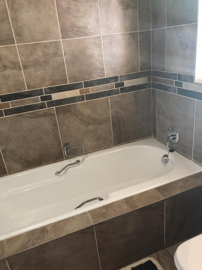 Khuvena Guesthouse Randburg Esterno foto