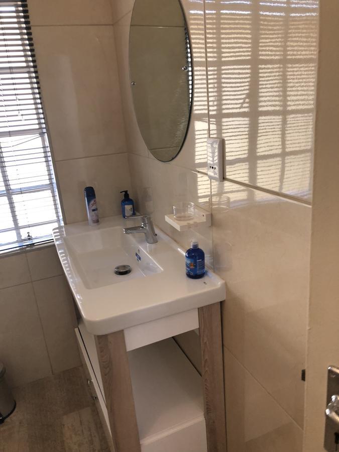 Khuvena Guesthouse Randburg Esterno foto