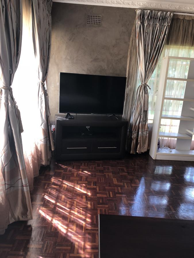Khuvena Guesthouse Randburg Esterno foto