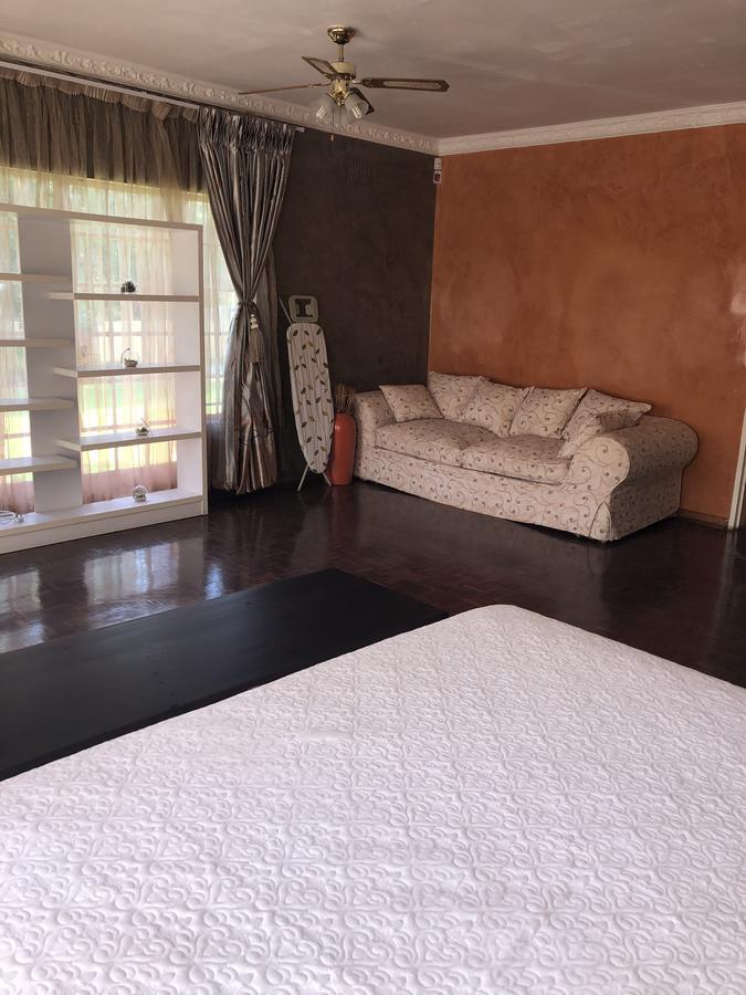 Khuvena Guesthouse Randburg Esterno foto