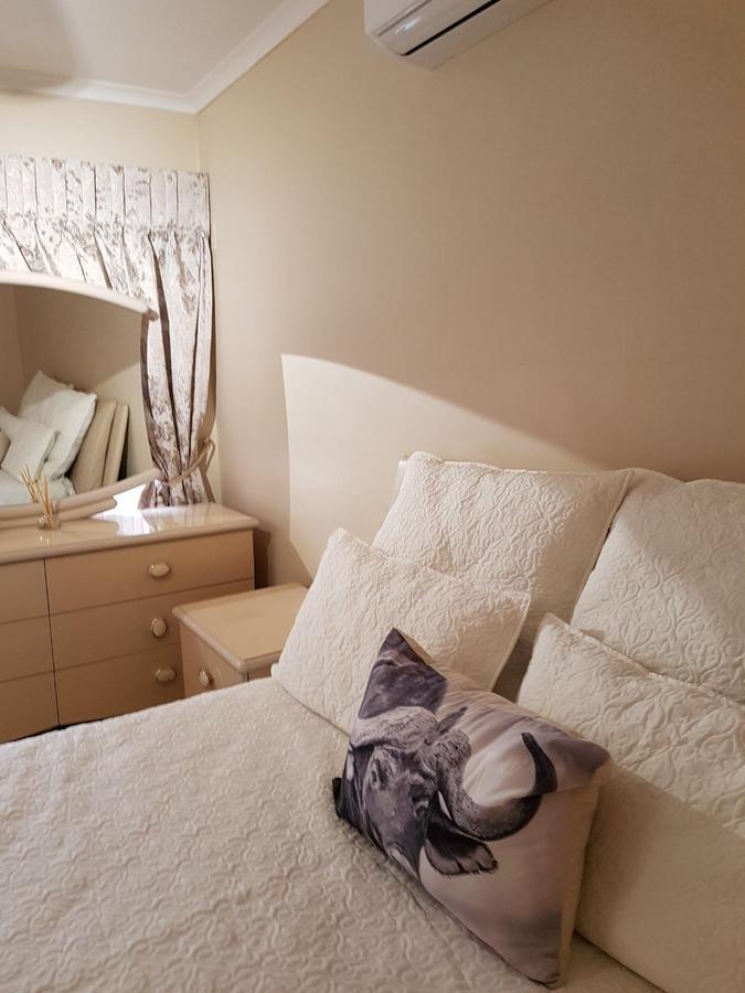 Khuvena Guesthouse Randburg Esterno foto