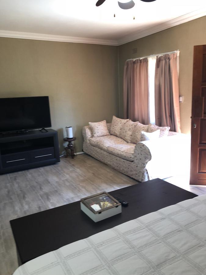 Khuvena Guesthouse Randburg Esterno foto