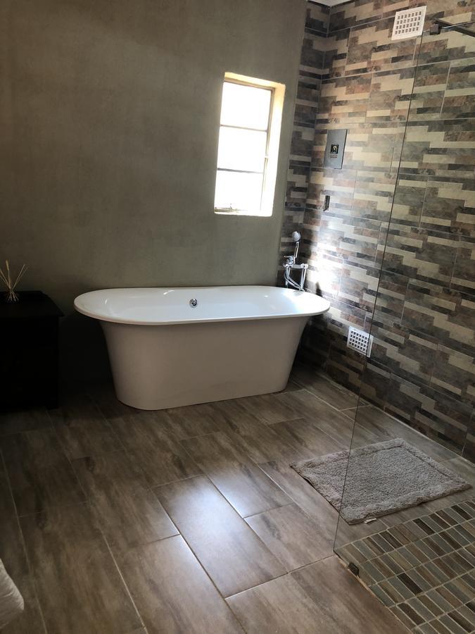 Khuvena Guesthouse Randburg Esterno foto