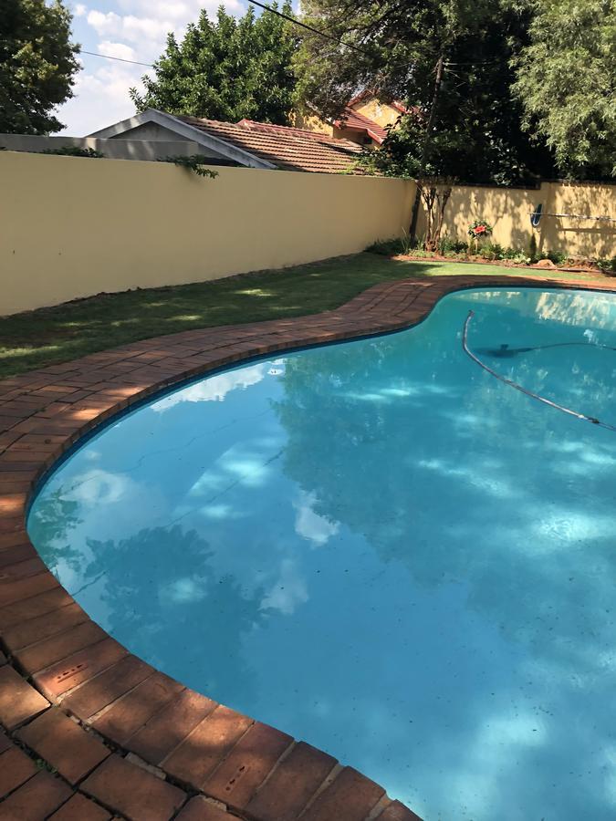 Khuvena Guesthouse Randburg Esterno foto