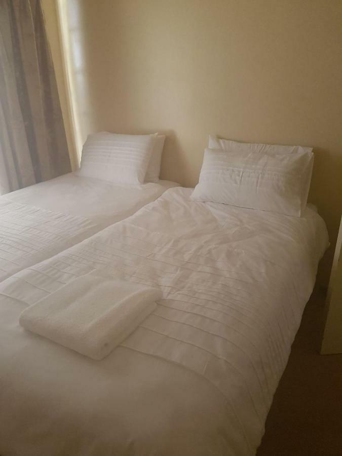 Khuvena Guesthouse Randburg Esterno foto
