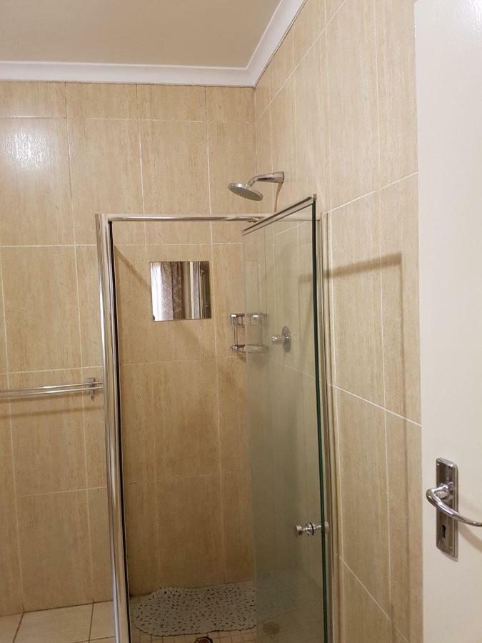 Khuvena Guesthouse Randburg Esterno foto